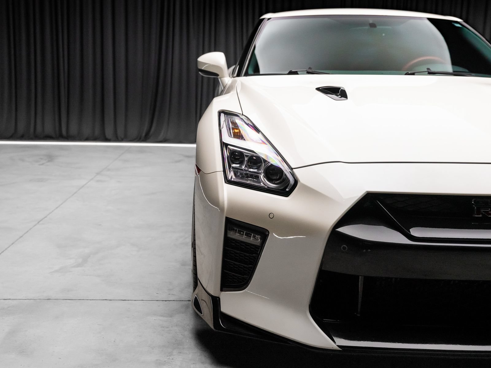 Used 2021 Nissan GT-R Premium AWD/4WD image 18