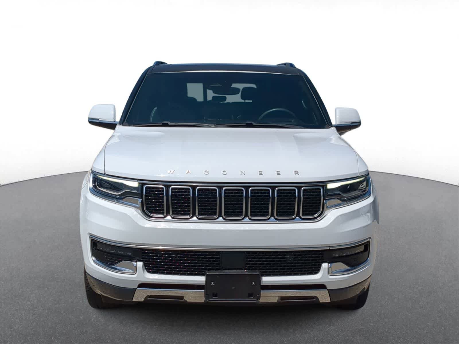 Used 2022 Jeep Wagoneer Series III w/ Premium Group I AWD/4WD image 3