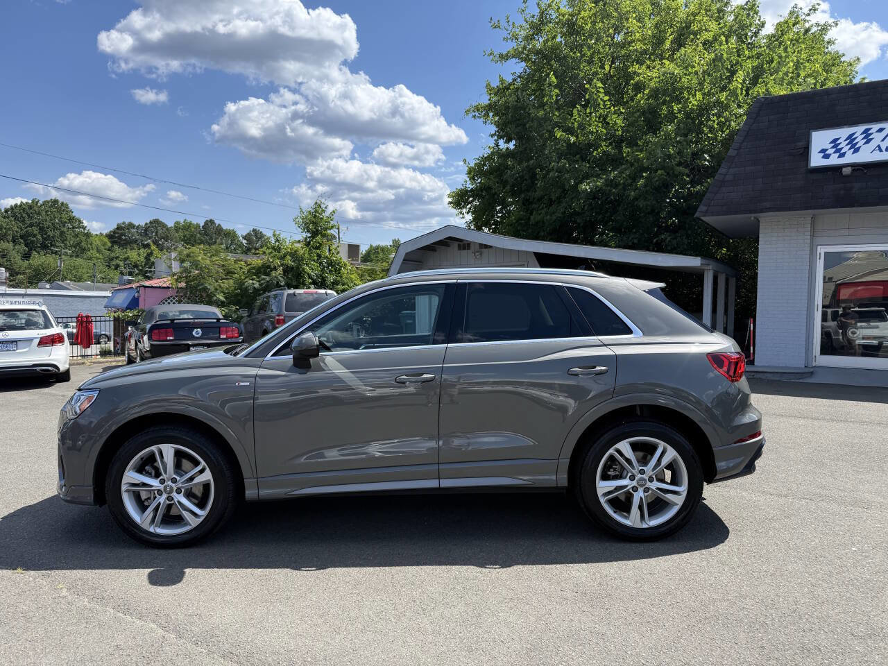Used 2020 Audi Q3 2.0T Premium Plus w/ Premium Plus Package AWD/4WD image 5