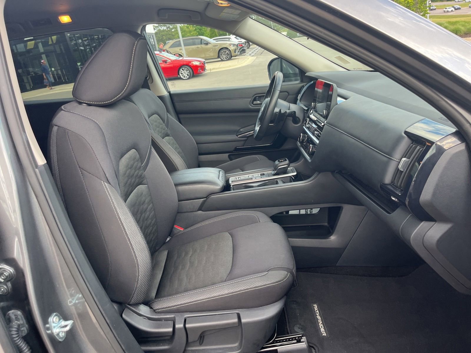 Used 2025 Nissan Pathfinder SV FWD image 36