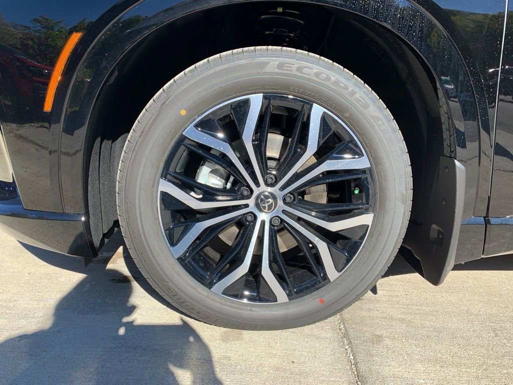 New 2025 Toyota Crown Signia image 29