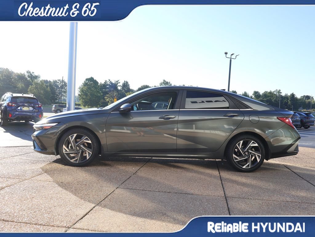 Certified 2024 Hyundai Elantra Limited FWD image 3