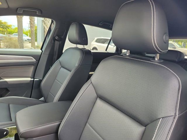 Used 2023 Volkswagen Atlas Cross Sport SE w/ Black Wheel Package FWD image 16