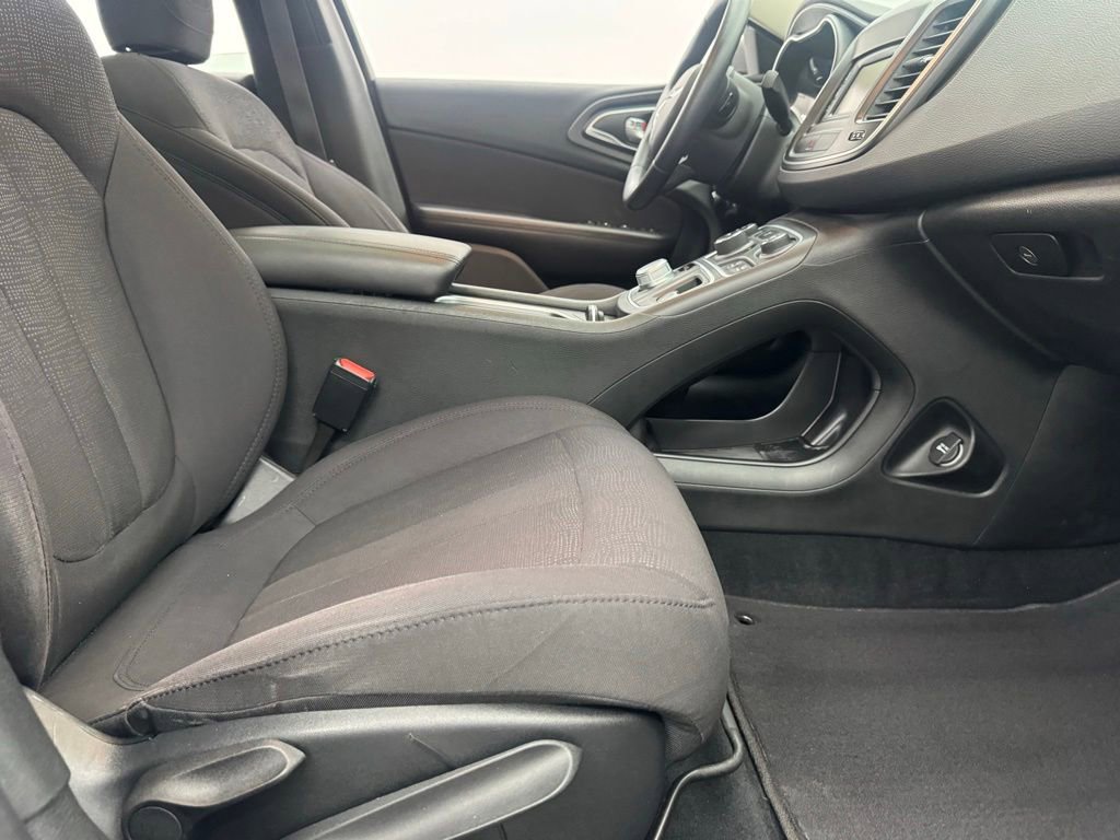 Used 2015 Chrysler 200 Limited w/ Convenience Group FWD image 26