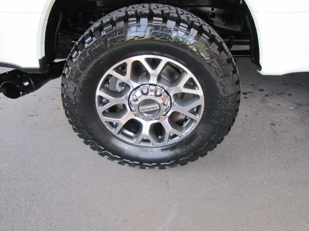 Used 2022 Ford F250 XLT w/ Black Appearance Package image 27