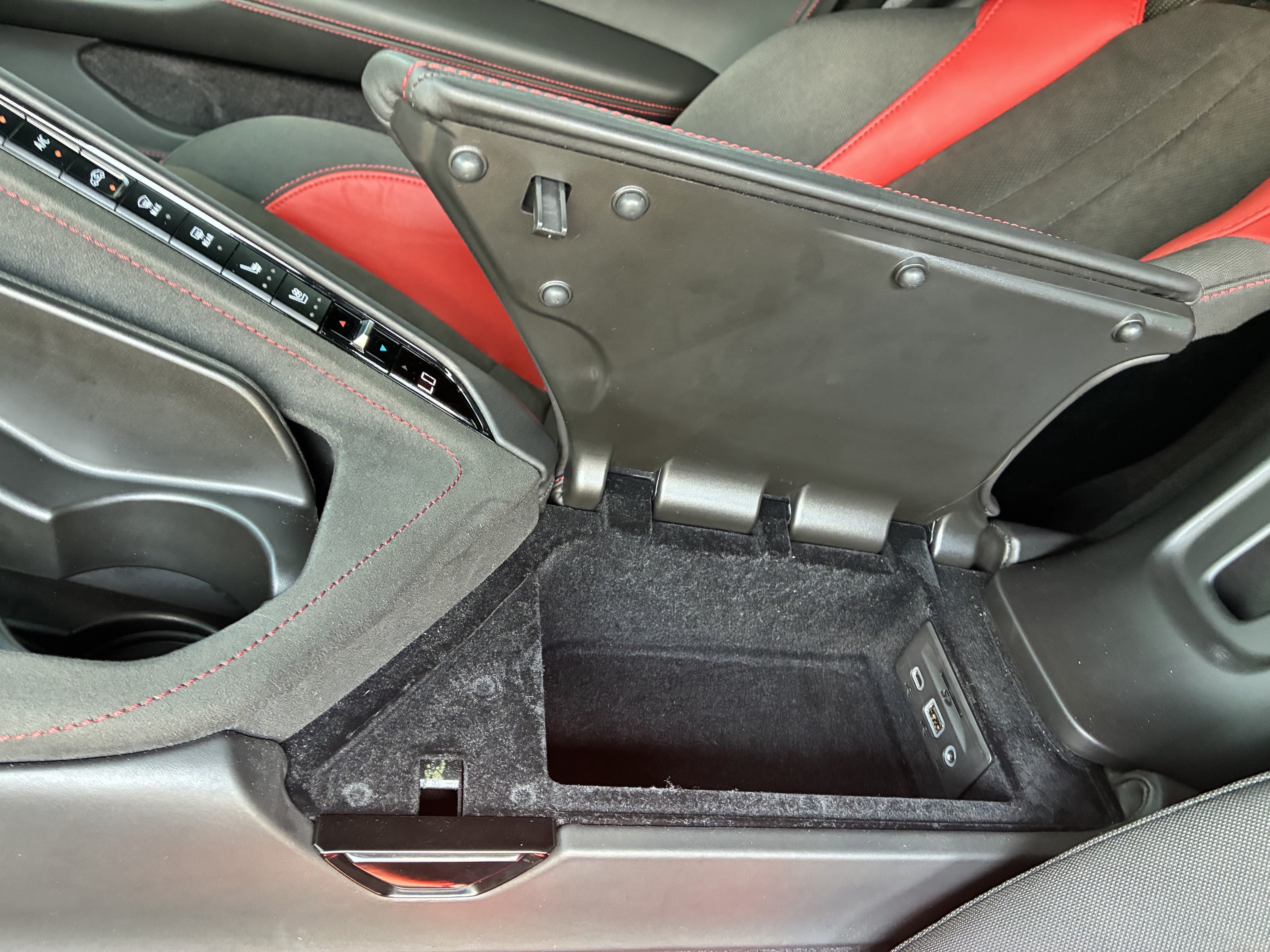 Used 2021 Chevrolet Corvette Stingray Premium Conv w/ Z51 Performance Package RWD image 33