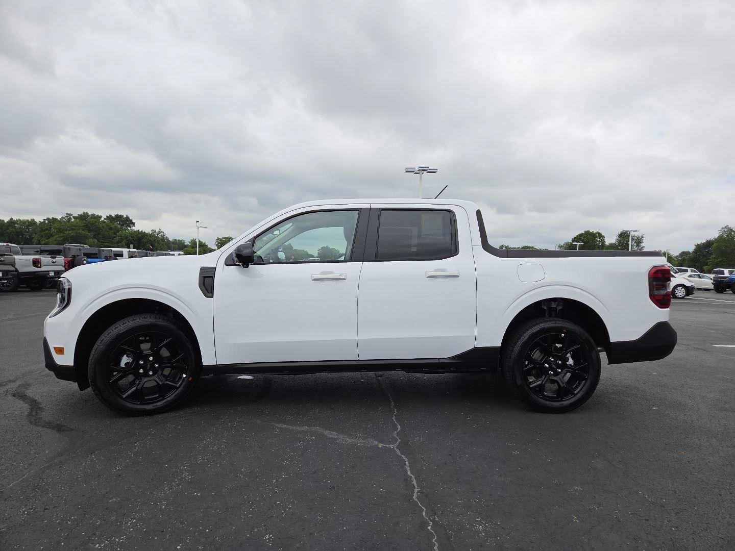 New 2026 Ford Maverick Lariat w/ Black Appearance Package AWD/4WD image 16