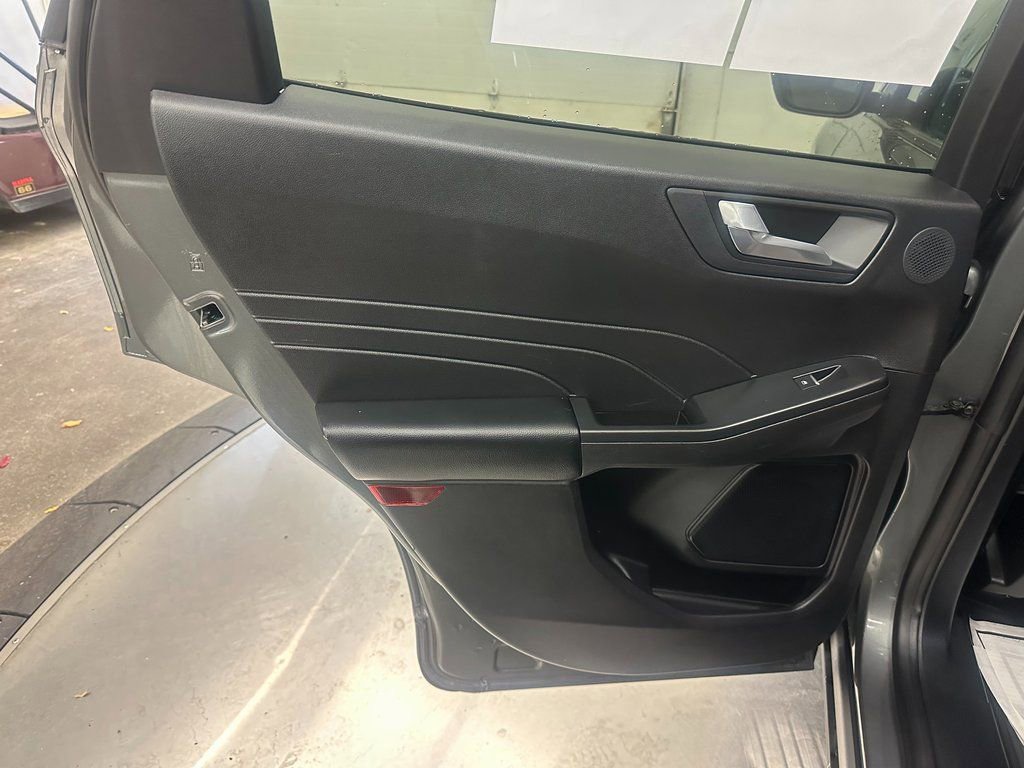 Used 2022 Ford Escape SEL w/ Technology Package image 23