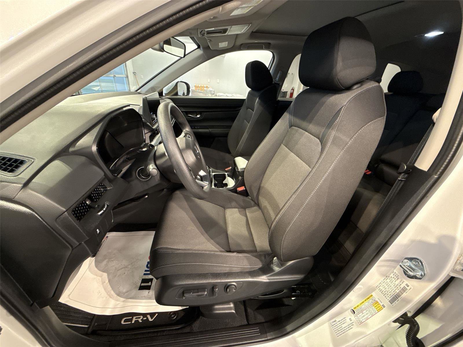 Used 2025 Honda CR-V EX image 13