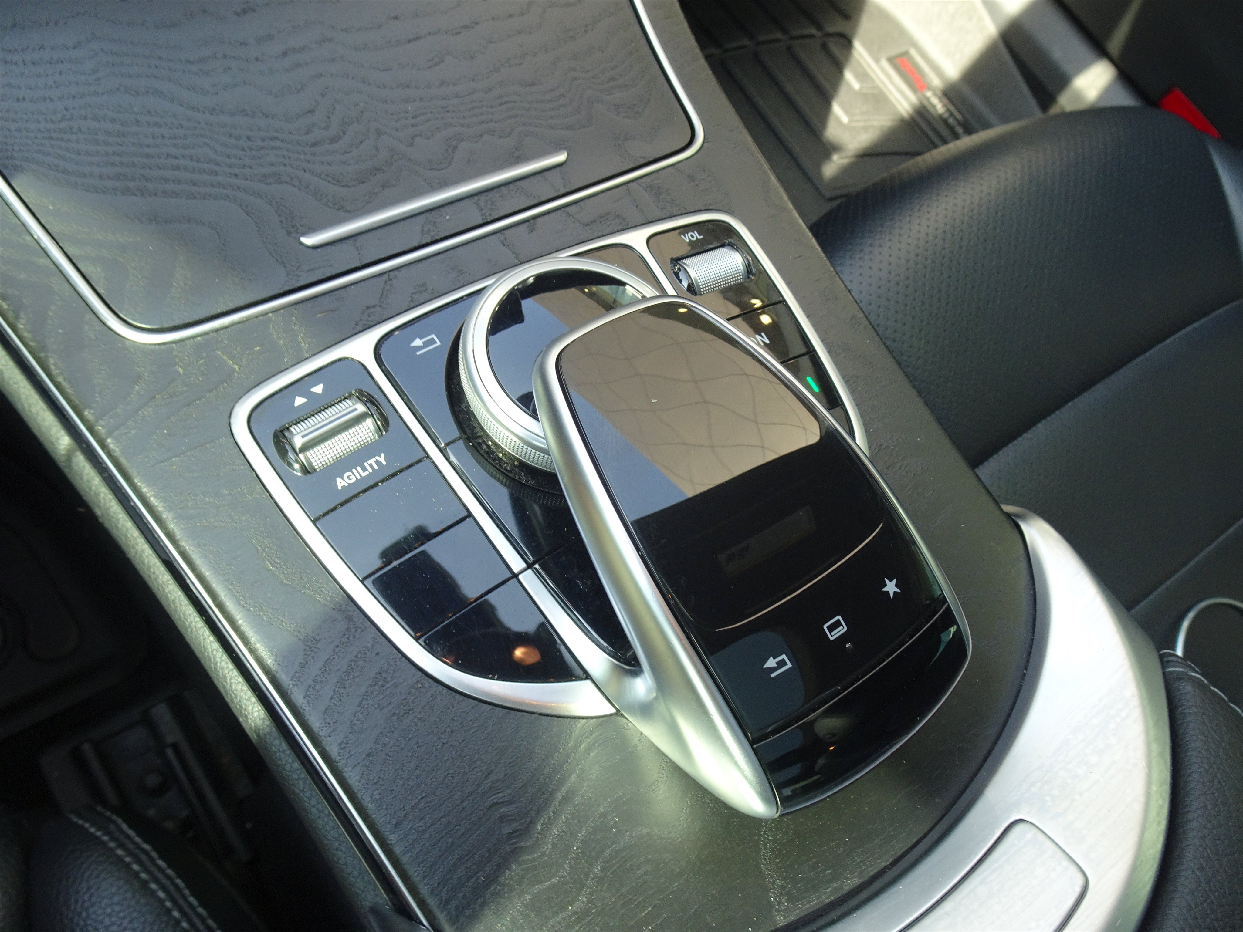Used 2015 Mercedes-Benz C 300 4MATIC Sedan image 19