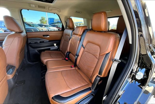 Certified 2025 Nissan Pathfinder Platinum w/ Cargo Package image 17