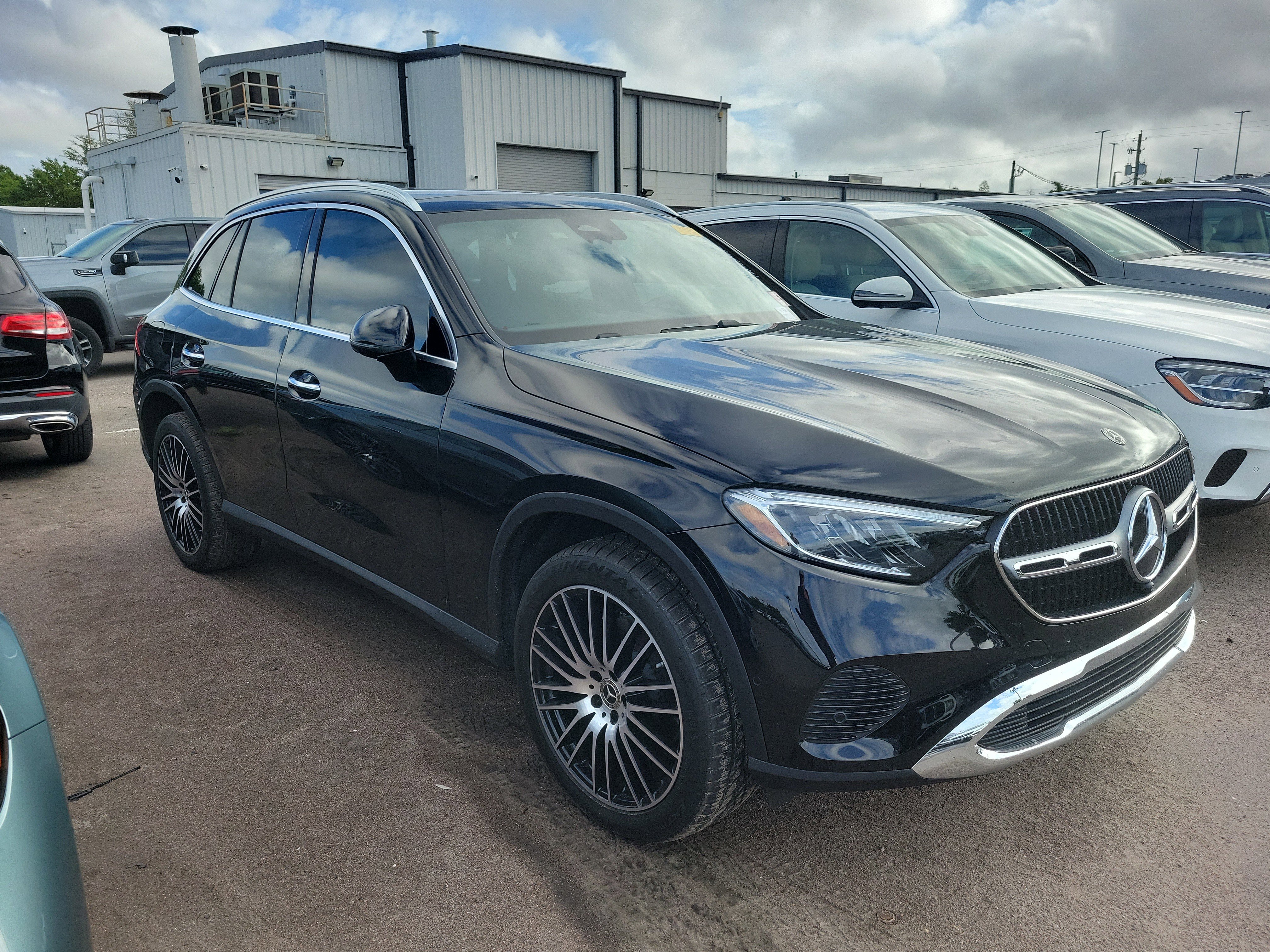 Certified 2025 Mercedes-Benz GLC 300 4MATIC image 2