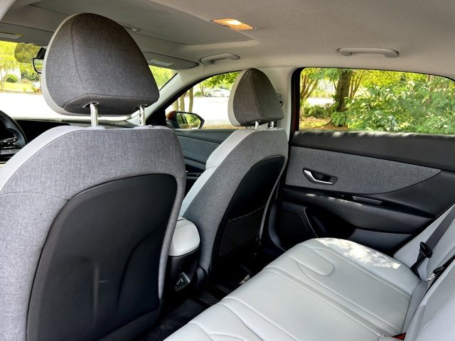 Used 2024 Hyundai Elantra Limited image 19