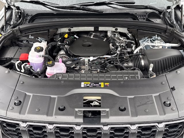 New 2026 Jeep Grand Cherokee Altitude AWD/4WD image 8