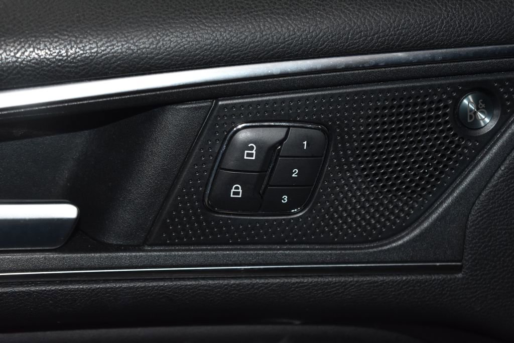 Used 2022 Ford Edge Titanium w/ Equipment Group 301A image 5