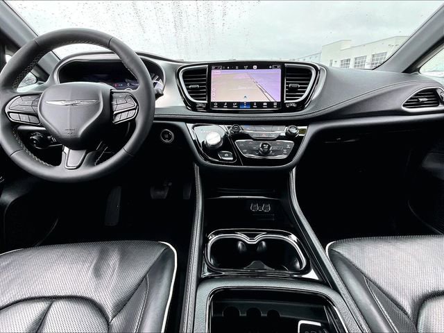 Used 2023 Chrysler Pacifica Limited w/ S Appearance Package image 22