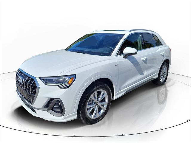 Certified 2025 Audi Q3 2.0T Premium w/ Convenience Package AWD/4WD image 2