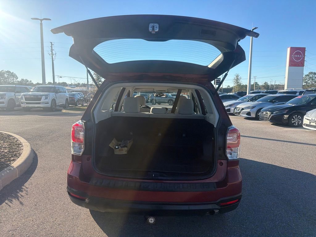 Used 2018 Subaru Forester 2.5i w/ Alloy Wheel Package image 11