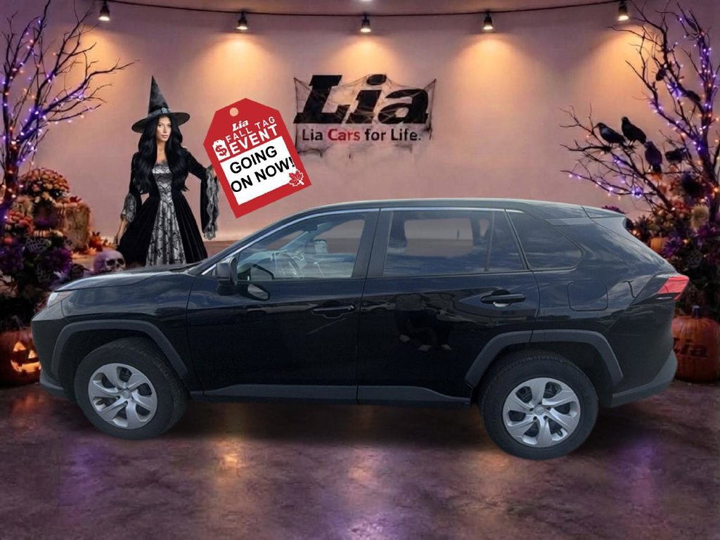 Used 2024 Toyota RAV4 LE AWD/4WD image 7