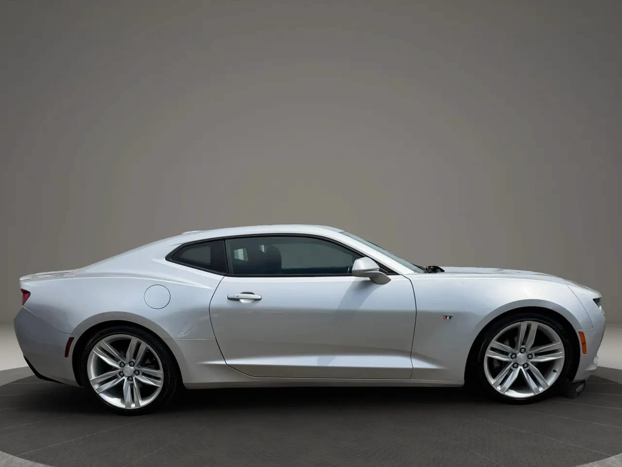 Used 2018 Chevrolet Camaro LT w/ RS Package RWD image 4