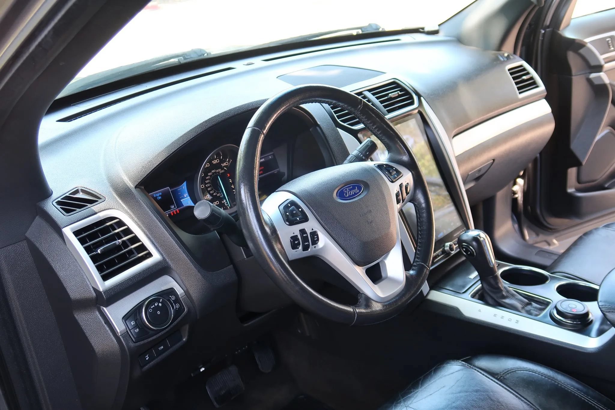 Used 2013 Ford Explorer XLT AWD/4WD image 11