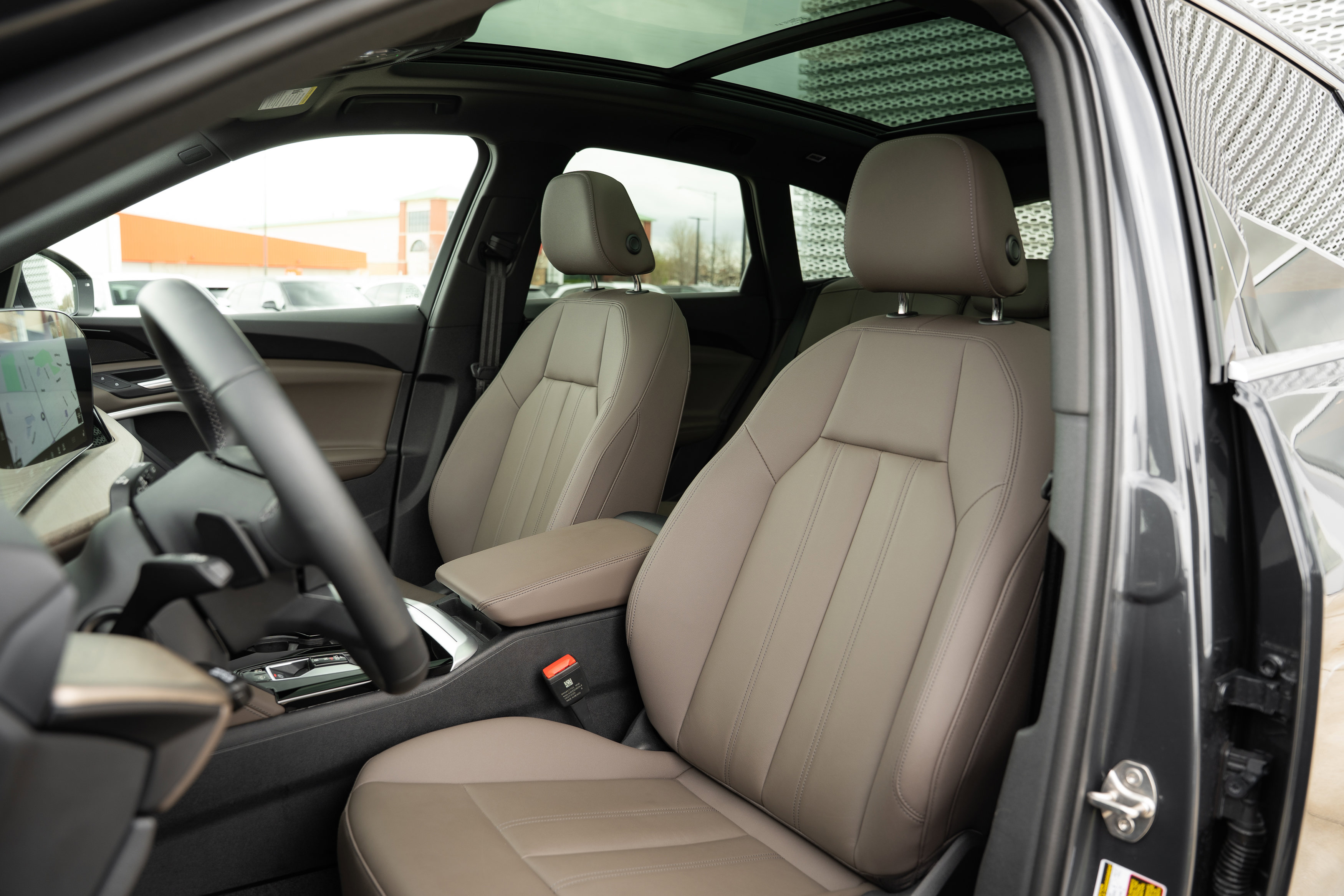 Certified 2025 Audi Q5 Premium w/ Convenience Package AWD/4WD image 21