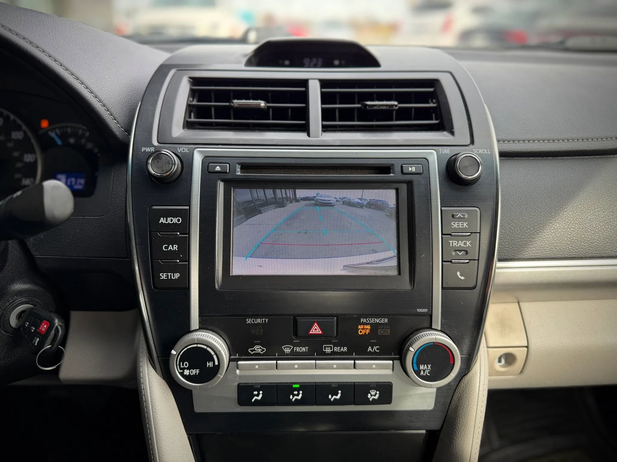 Used 2014 Toyota Camry LE FWD image 13