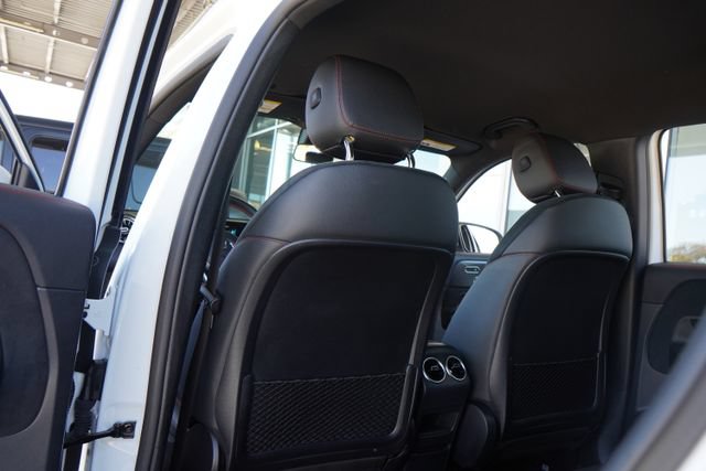 Certified 2022 Mercedes-Benz GLB 35 AMG 4MATIC image 31