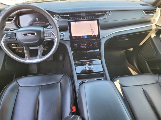 Used 2024 Jeep Grand Cherokee Limited image 16