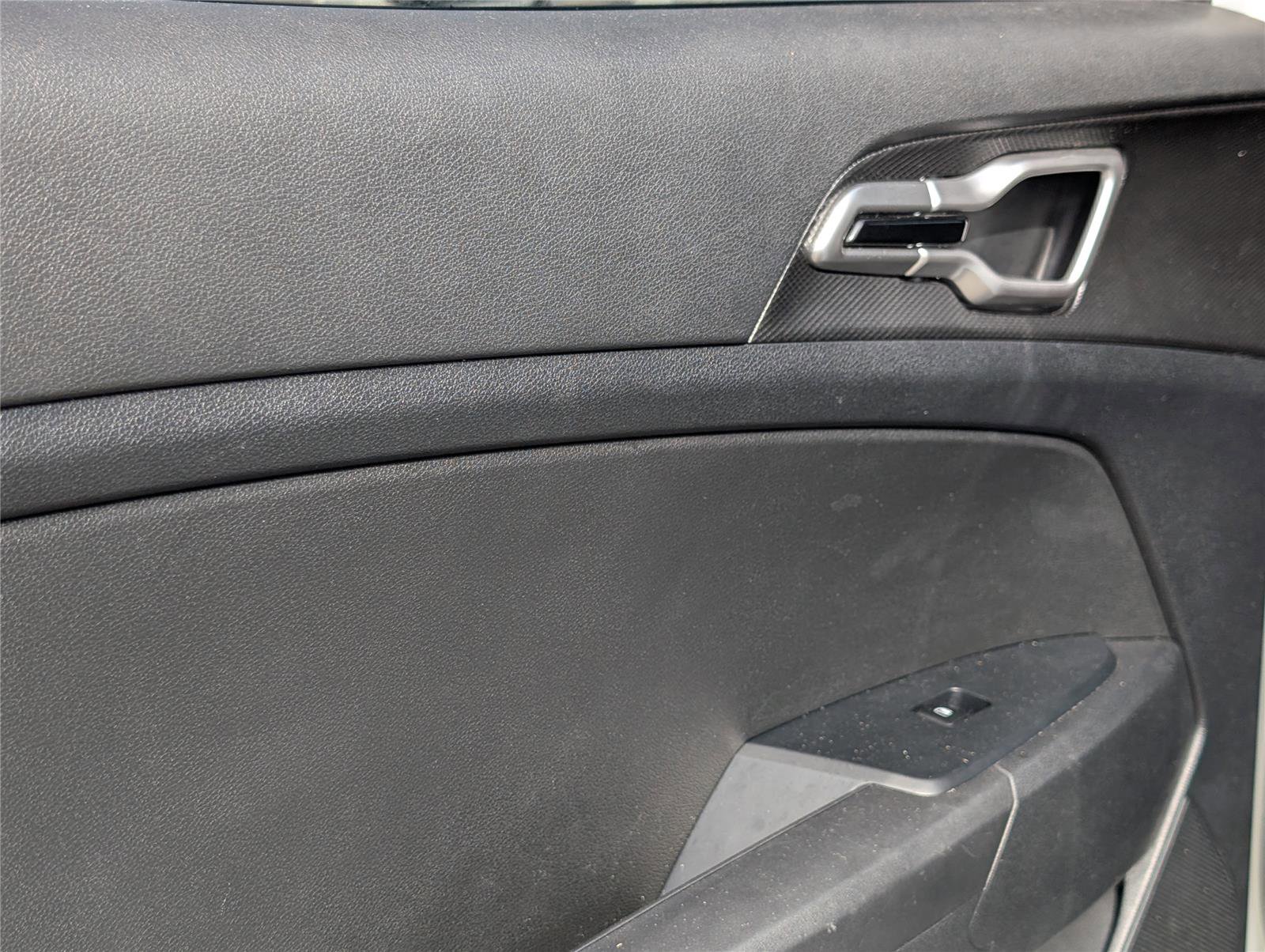 Used 2023 Kia Sportage LX image 31