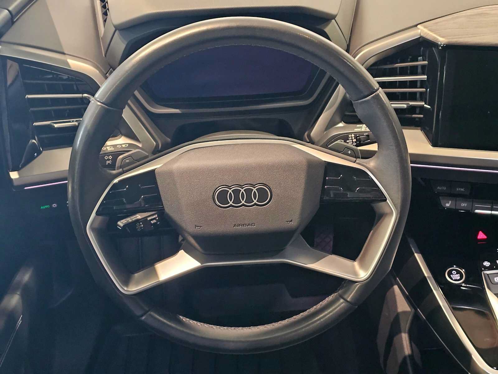Used 2023 Audi Q4 e-tron Prestige AWD/4WD image 21
