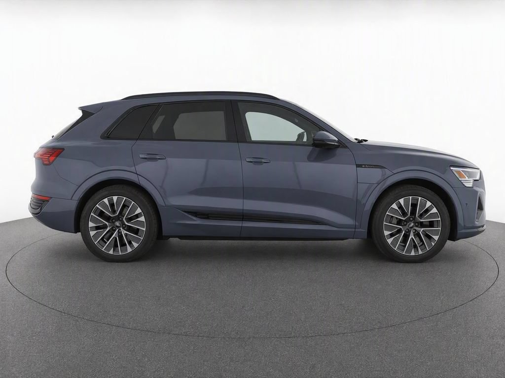 Used 2024 Audi Q8 e-tron Prestige w/ Prestige Package AWD/4WD image 4