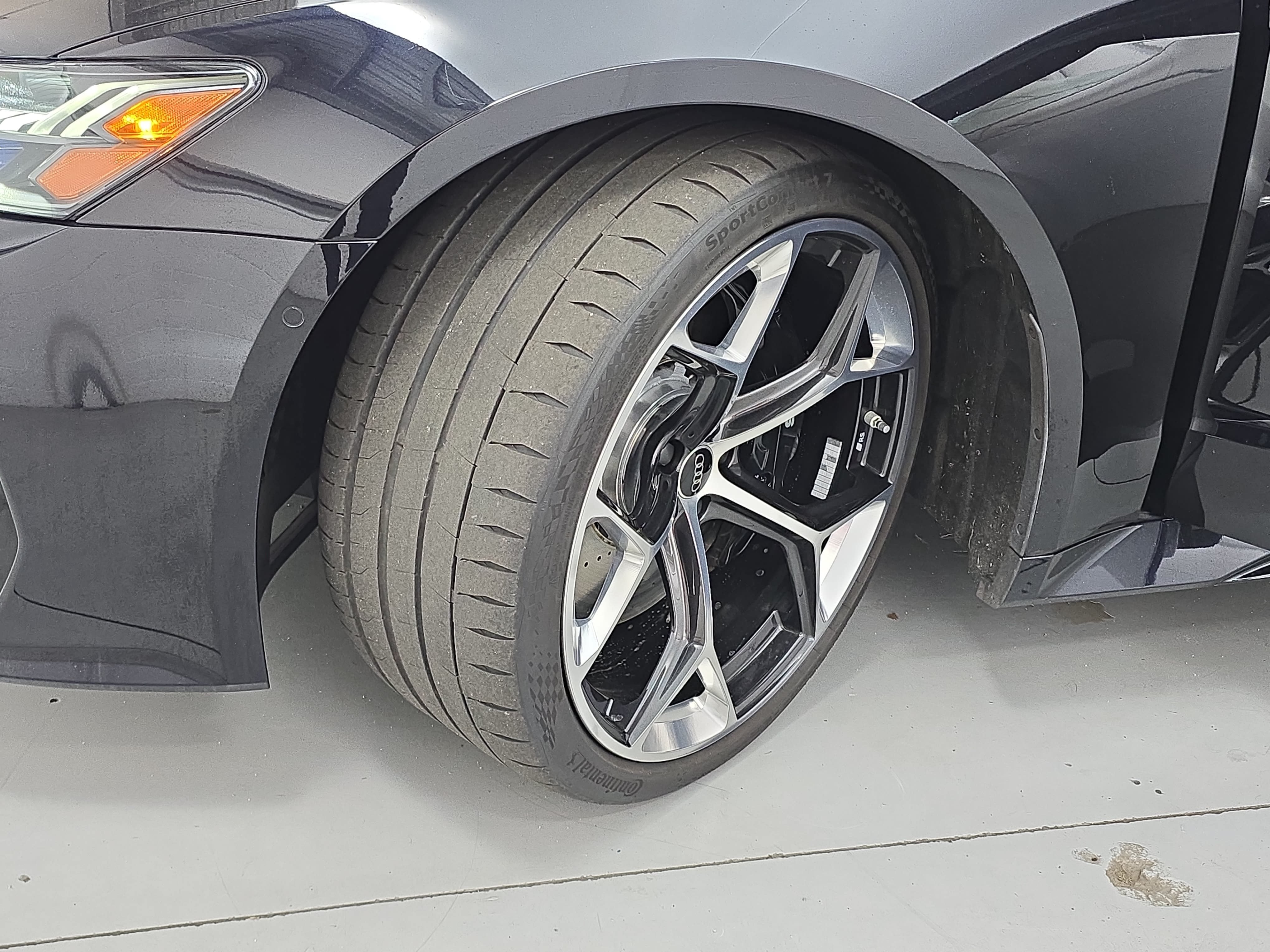 Used 2024 Audi RS 7 Performance AWD/4WD image 33