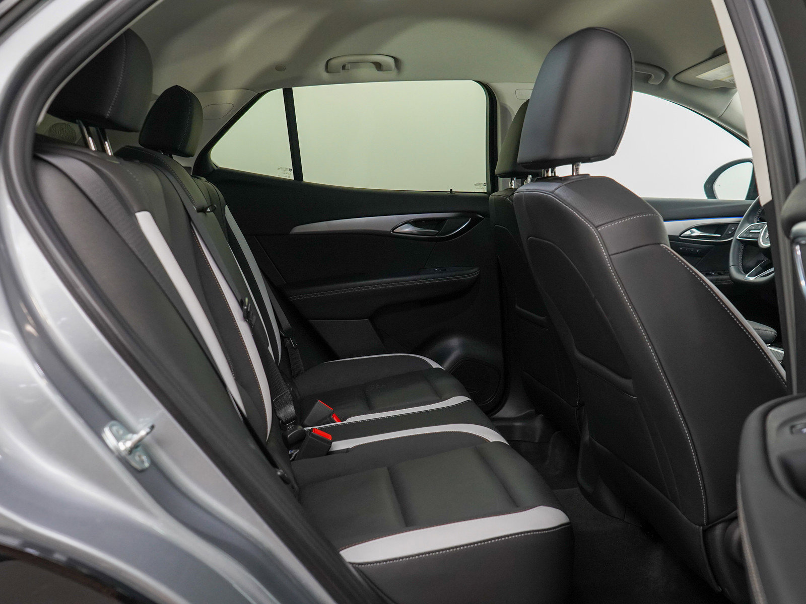 Used 2025 Buick Envision Sport Touring image 11