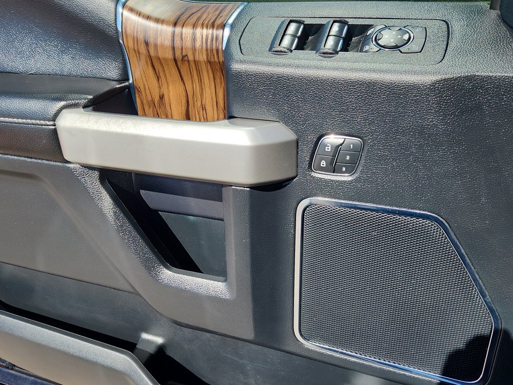 Used 2019 Ford F150 Lariat RWD image 6