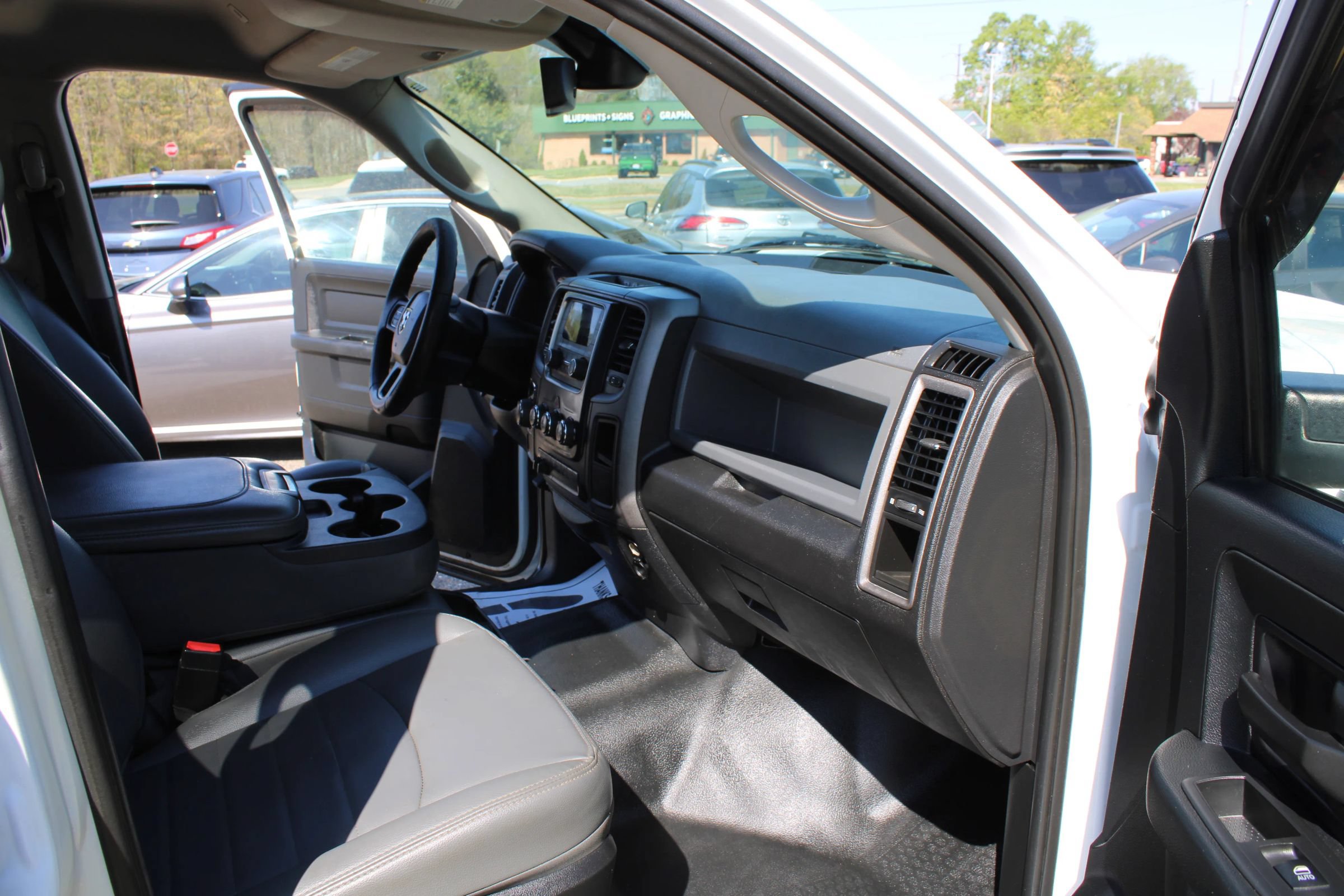 Used 2017 RAM 1500 Tradesman RWD image 10