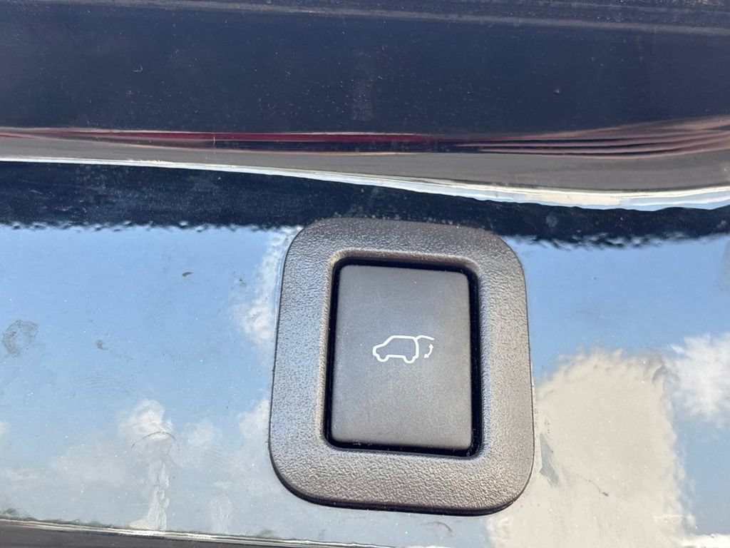 Used 2019 Toyota Highlander Limited FWD image 33