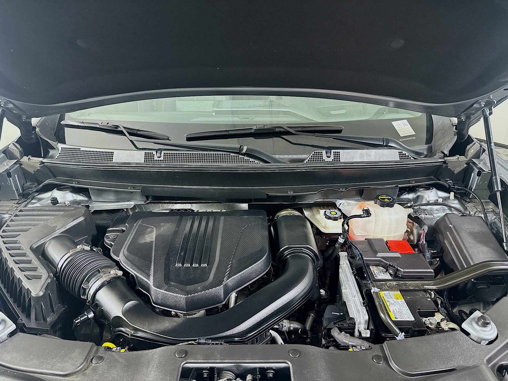 Used 2025 GMC Acadia Elevation image 36