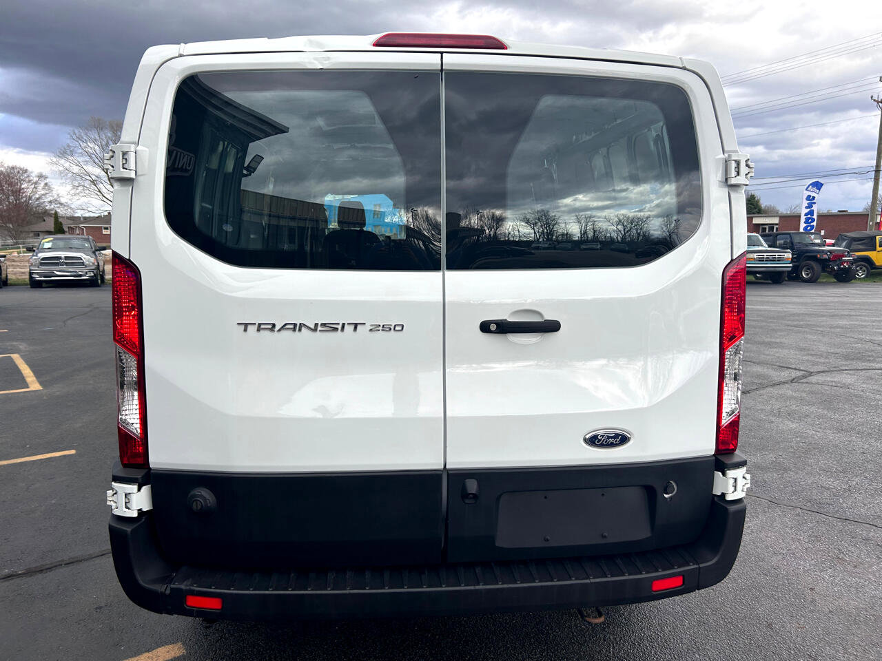 Used 2020 Ford Transit 250 Low Roof image 4