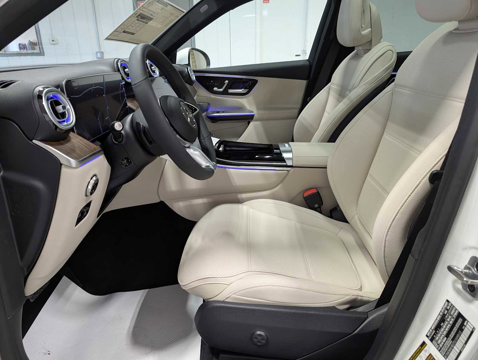 New 2026 Mercedes-Benz GLC 300 4MATIC image 4