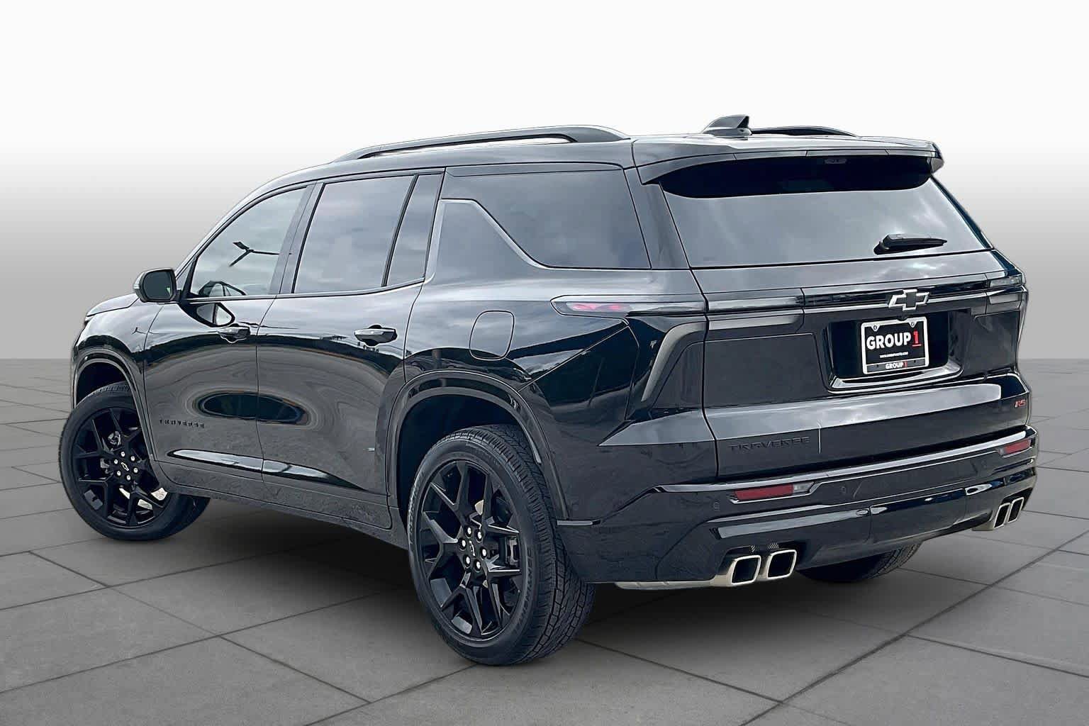 Used 2025 Chevrolet Traverse RS w/ LPO, Floor Liner Package FWD image 12