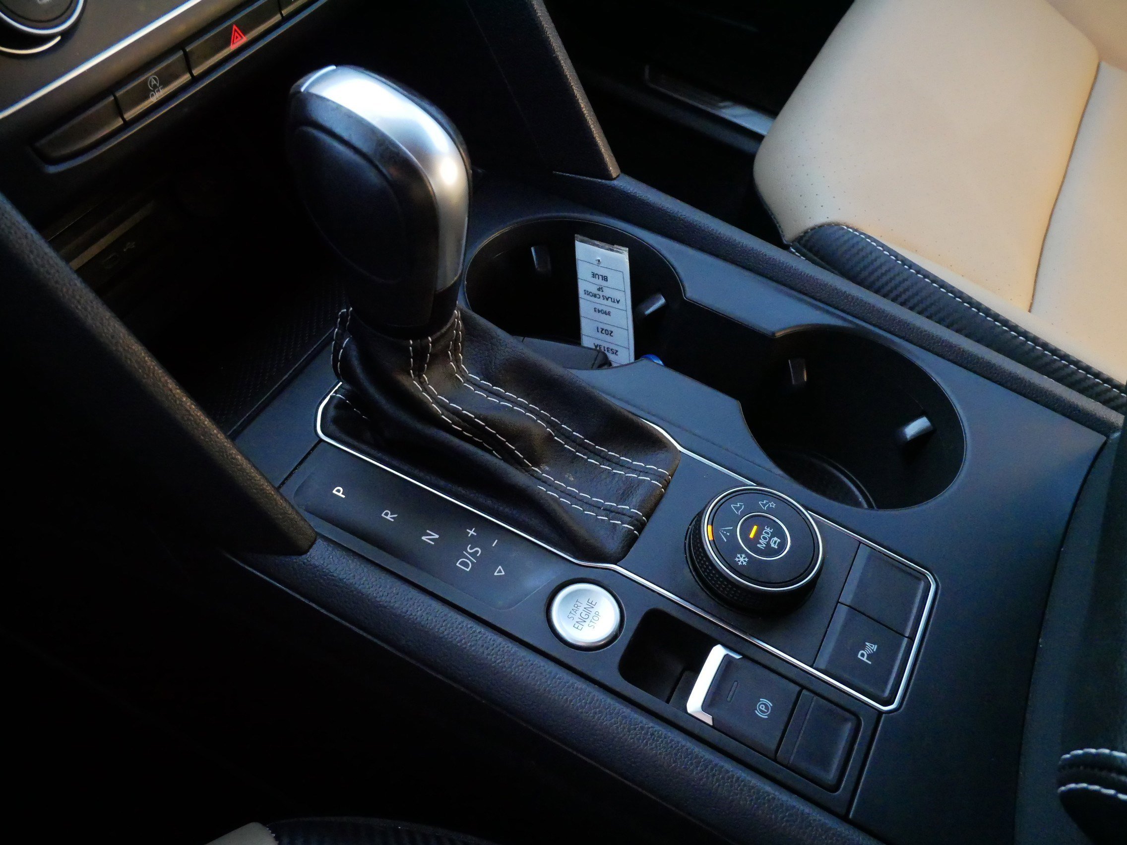 Certified 2021 Volkswagen Atlas Cross Sport SE w/ Panoramic Sunroof Package image 24