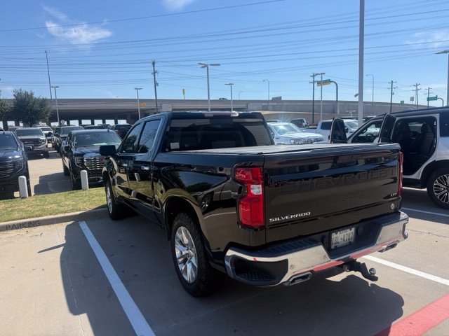 Used 2021 Chevrolet Silverado 1500 LTZ w/ LTZ Convenience Package II AWD/4WD image 3