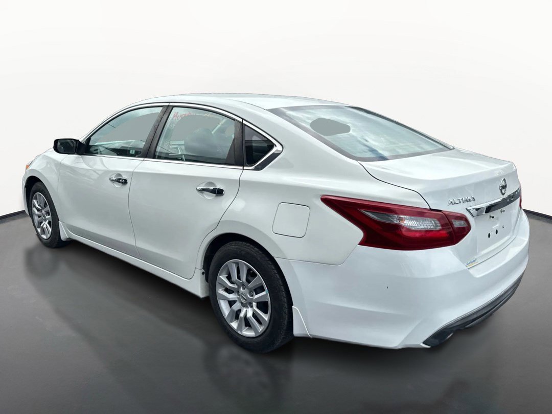 Used 2018 Nissan Altima FWD image 5