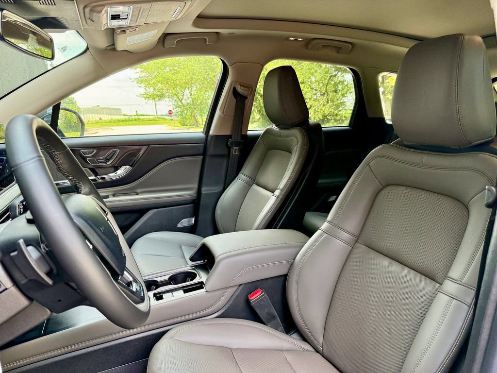 New 2025 Lincoln Corsair Grand Touring AWD/4WD image 10
