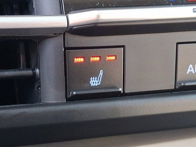 Used 2024 Toyota Sienna XLE w/ XLE Plus Package image 28