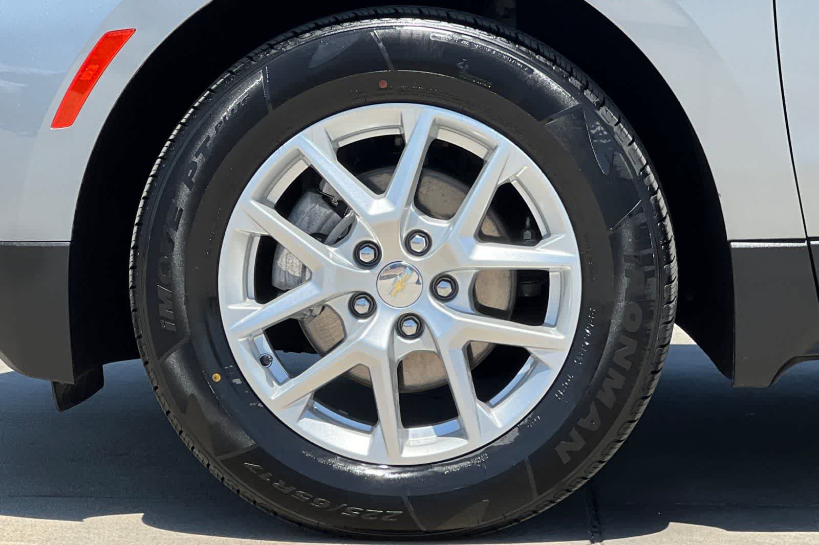 Used 2023 Chevrolet Equinox LT FWD image 36