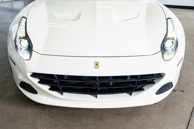 Used 2016 Ferrari California T RWD image 37