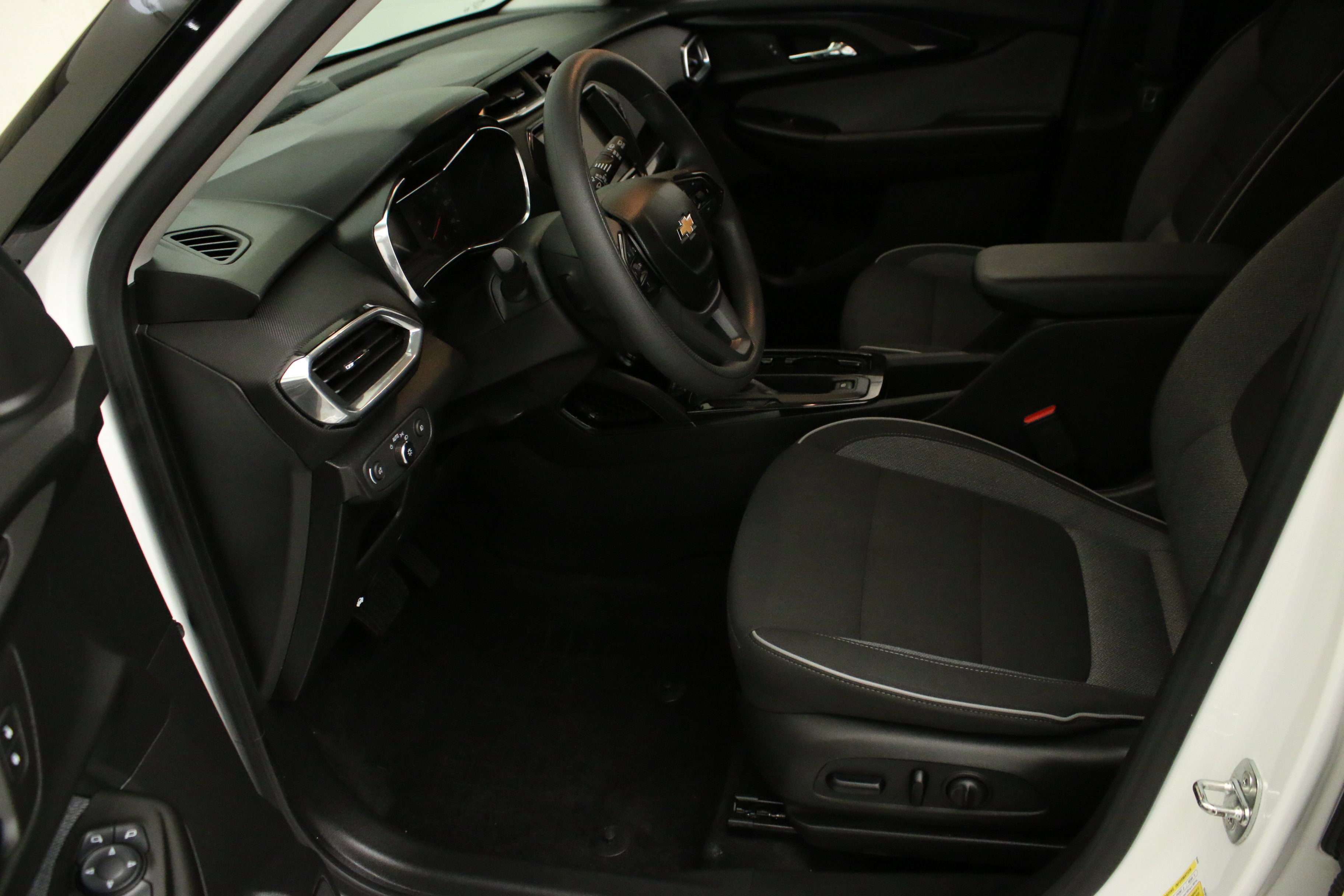 Used 2023 Chevrolet TrailBlazer LT w/ Convenience Package image 24