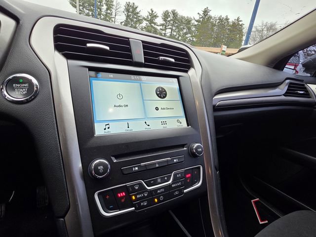 Used 2017 Ford Fusion SE w/ Fusion SE Technology Package FWD image 17